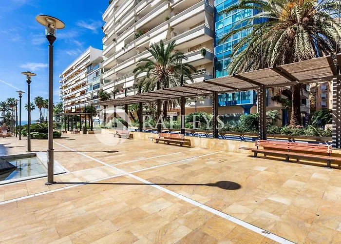 Lägenhet Modern 1 Bedroom In Very Center Of Marbella.